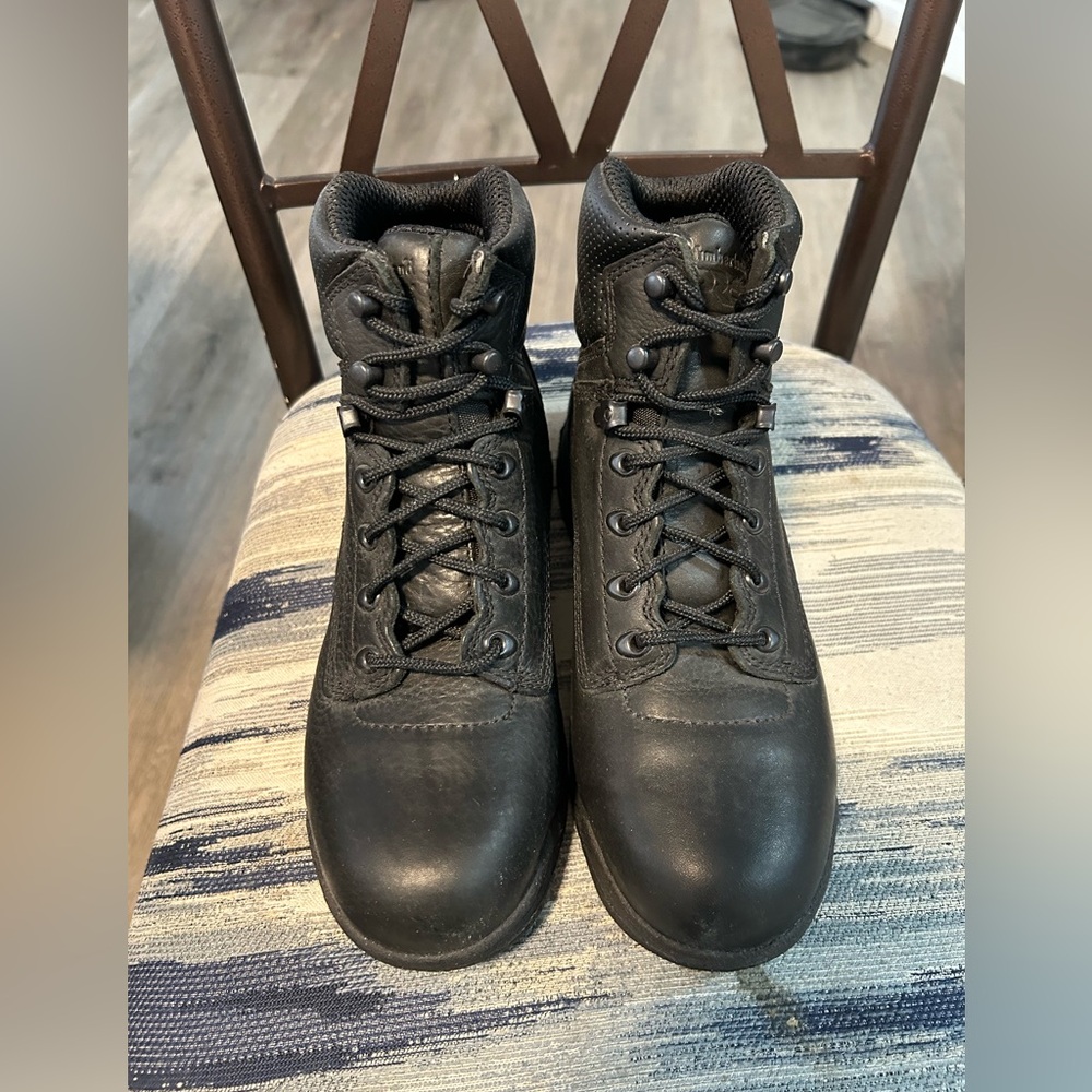Brand new Timberland women’s 8.5 steel toe boots.